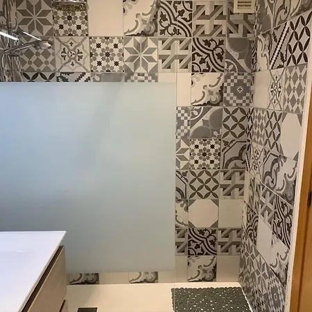 Tres Sympa Vue 50 M De La Proche Centre Piscine Wifi Apartment